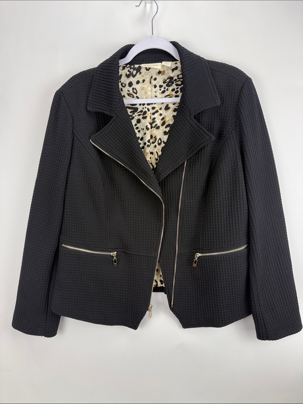 Chico’s Waffle Texture Black Moto Jacket with Leopard Lining Size 1 Gorgeous!